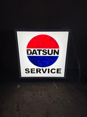 Lot 749 - DATSUN SERVICE LIGHT UP SIGN 23" X 23"