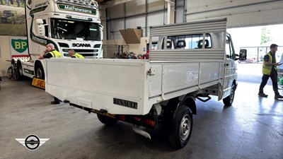Lot 460 - 1996 RENAULT TRAFIC T1400D LWB