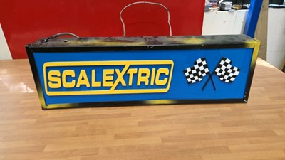 Lot 177 - SCALEXTRIC LIGHT UP SIGN 27" X 8"