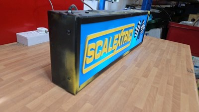 Lot 177 - SCALEXTRIC LIGHT UP SIGN 27" X 8"