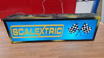 Lot 177 - SCALEXTRIC LIGHT UP SIGN 27" X 8"