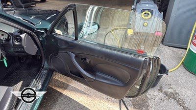 Lot 898 - 2001 MAZDA MX-5