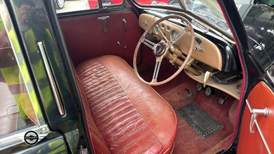 Lot 822 - 1953 MORRIS OXFORD