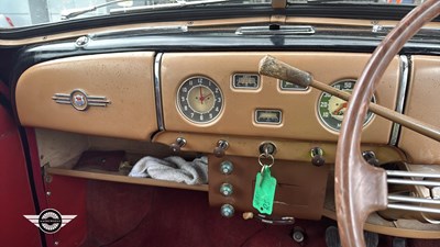 Lot 822 - 1953 MORRIS OXFORD