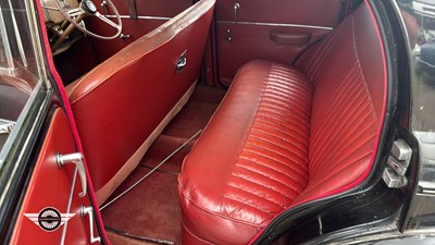 Lot 822 - 1953 MORRIS OXFORD