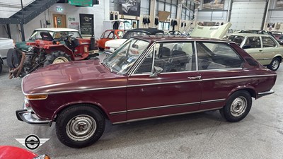 Lot 86 - 1972 BMW 2000 TOURING
