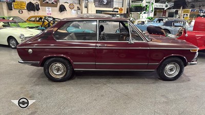 Lot 86 - 1972 BMW 2000 TOURING