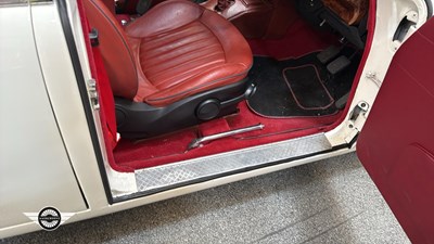 Lot 130 - 1961 JAGUAR 2.4/240