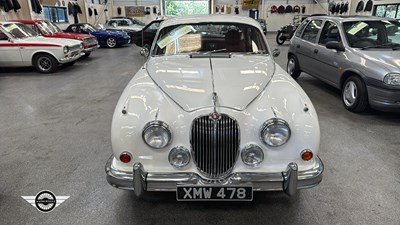 Lot 130 - 1961 JAGUAR 2.4/240