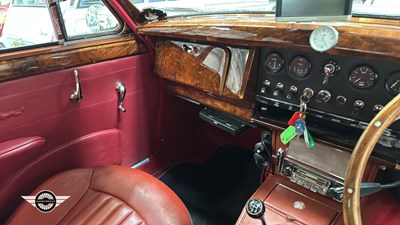 Lot 130 - 1961 JAGUAR 2.4/240