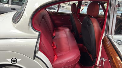 Lot 130 - 1961 JAGUAR 2.4/240