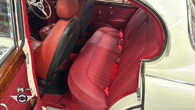 Lot 130 - 1961 JAGUAR 2.4/240