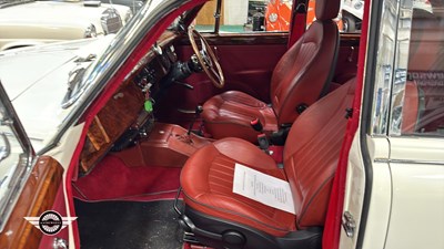 Lot 130 - 1961 JAGUAR 2.4/240