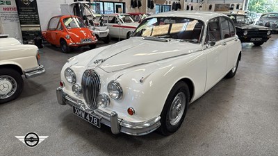 Lot 130 - 1961 JAGUAR 2.4/240