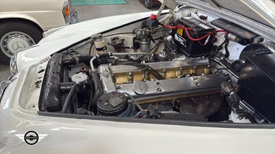 Lot 130 - 1961 JAGUAR 2.4/240