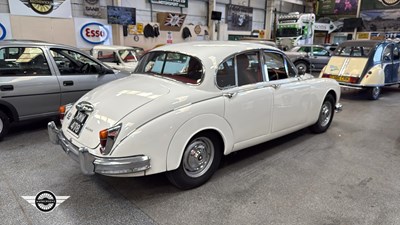 Lot 130 - 1961 JAGUAR 2.4/240