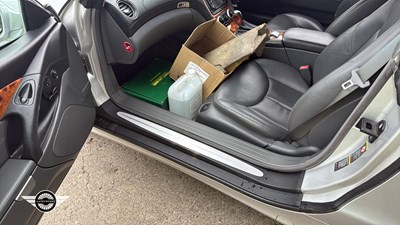 Lot 858 - 2002 MERCEDES SL500 AUTO
