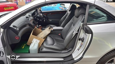 Lot 858 - 2002 MERCEDES SL500 AUTO