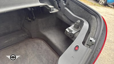 Lot 858 - 2002 MERCEDES SL500 AUTO