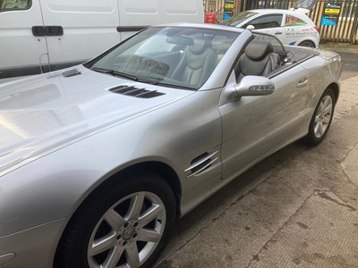 Lot 858 - 2002 MERCEDES SL500 AUTO