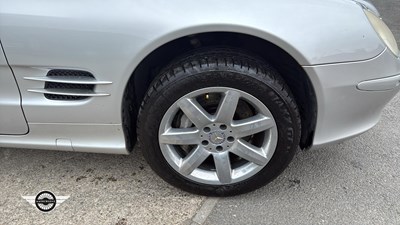 Lot 858 - 2002 MERCEDES SL500 AUTO