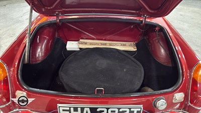 Lot 104 - 1979 MG B