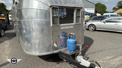 Lot 140 - CIRCA 1950 AIRSTREAM CARAVAN