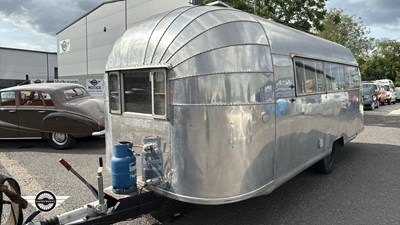 Lot 140 - CIRCA 1950 AIRSTREAM CARAVAN
