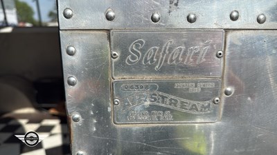 Lot 140 - CIRCA 1950 AIRSTREAM CARAVAN