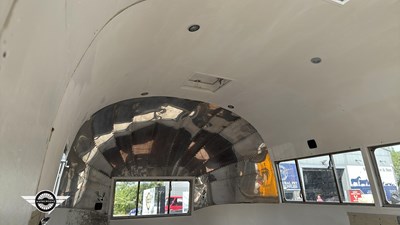 Lot 140 - CIRCA 1950 AIRSTREAM CARAVAN