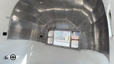 Lot 140 - CIRCA 1950 AIRSTREAM CARAVAN