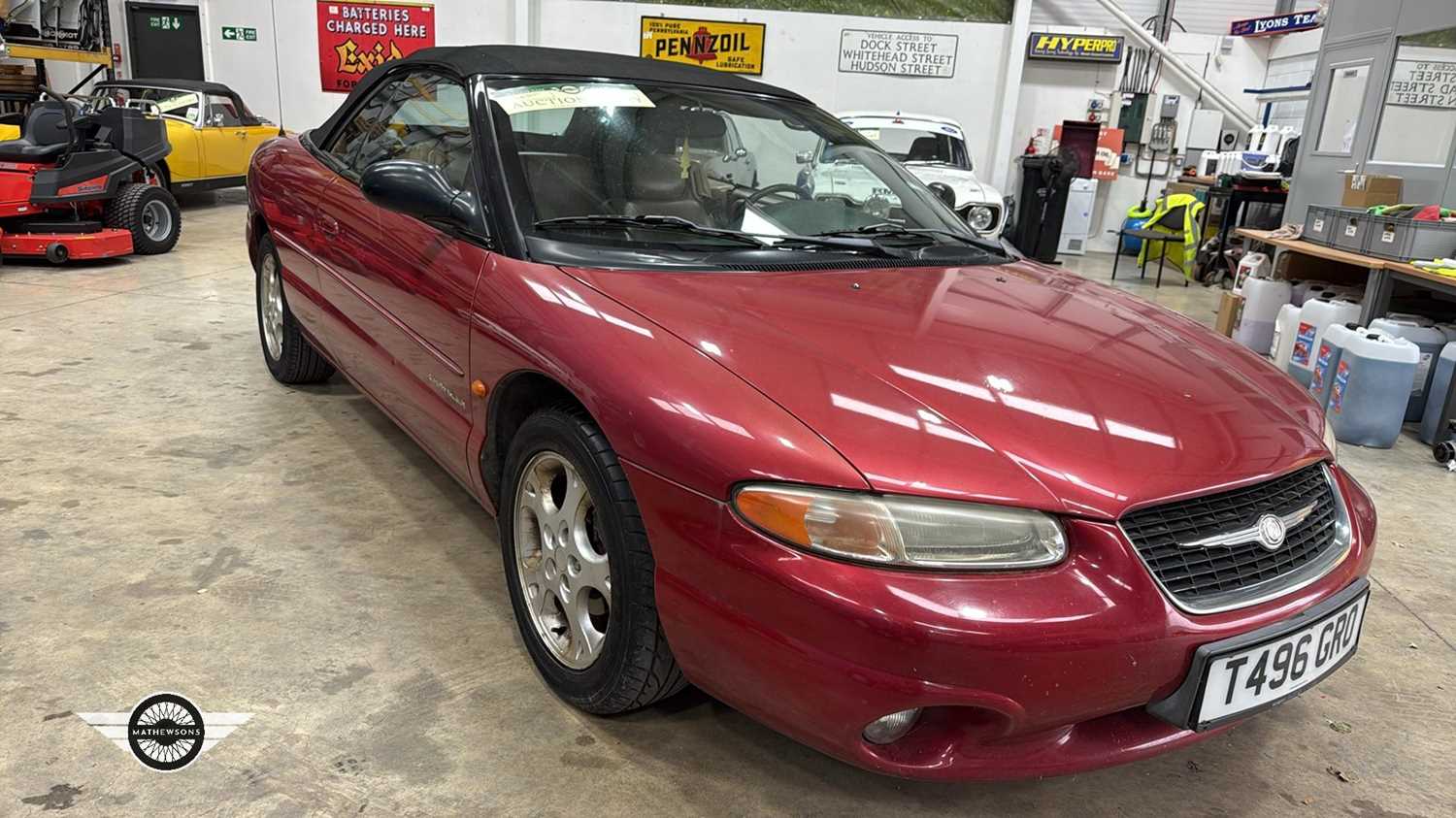 Lot 214 - 1999 CHRYSLER