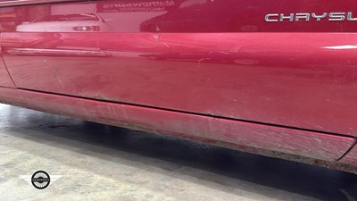 Lot 214 - 1999 CHRYSLER