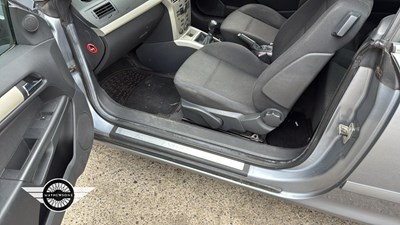 Lot 728 - 2008 VAUXHALL ASTRA TWIN TOP SPORT