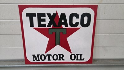 Lot 193 - WOODEN HAND PAINTED TEXACO MOTOR OIL SIGN 24" X 20"