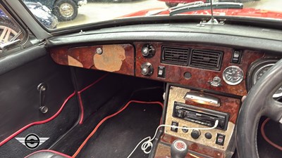 Lot 486 - 1974 MG B