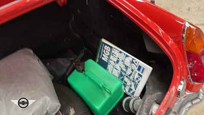 Lot 486 - 1974 MG B