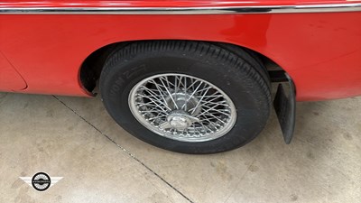 Lot 486 - 1974 MG B