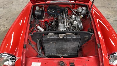 Lot 486 - 1974 MG B