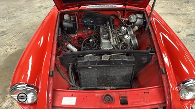 Lot 486 - 1974 MG B