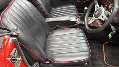 Lot 486 - 1974 MG B