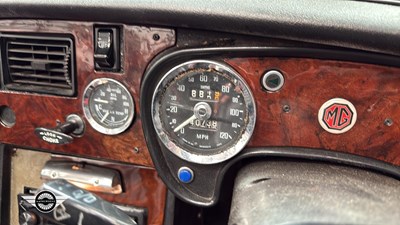 Lot 486 - 1974 MG B
