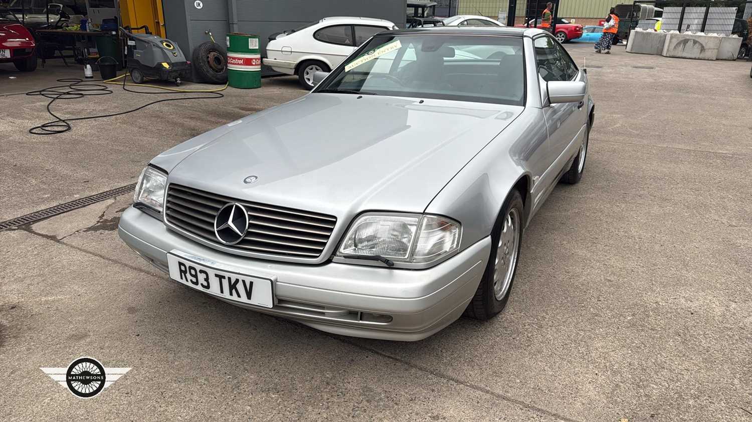 Lot 506 - 1998 MERCEDES SL 320 AUTO