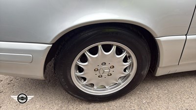 Lot 506 - 1998 MERCEDES SL 320 AUTO