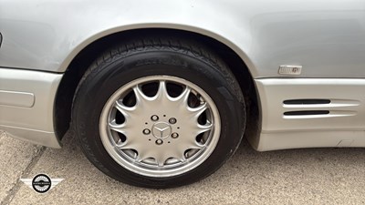 Lot 506 - 1998 MERCEDES SL 320 AUTO