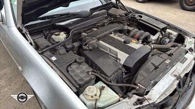 Lot 506 - 1998 MERCEDES SL 320 AUTO