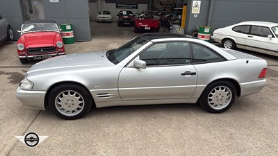Lot 506 - 1998 MERCEDES SL 320 AUTO