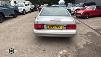 Lot 506 - 1998 MERCEDES SL 320 AUTO
