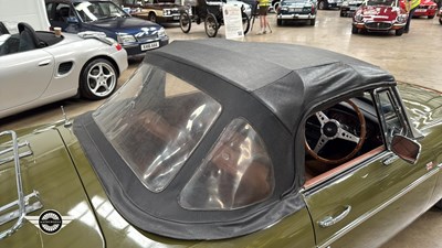 Lot 348 - 1973 MG B