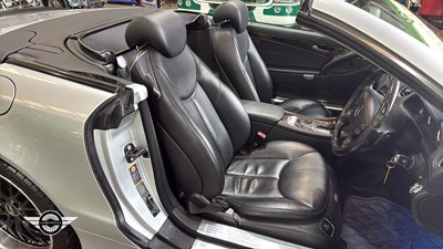 Lot 374 - 2007 MERCEDES SL350 AUTO